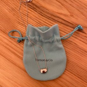Tiffany & Co. Elsa Peretti
Bean Design Pendant